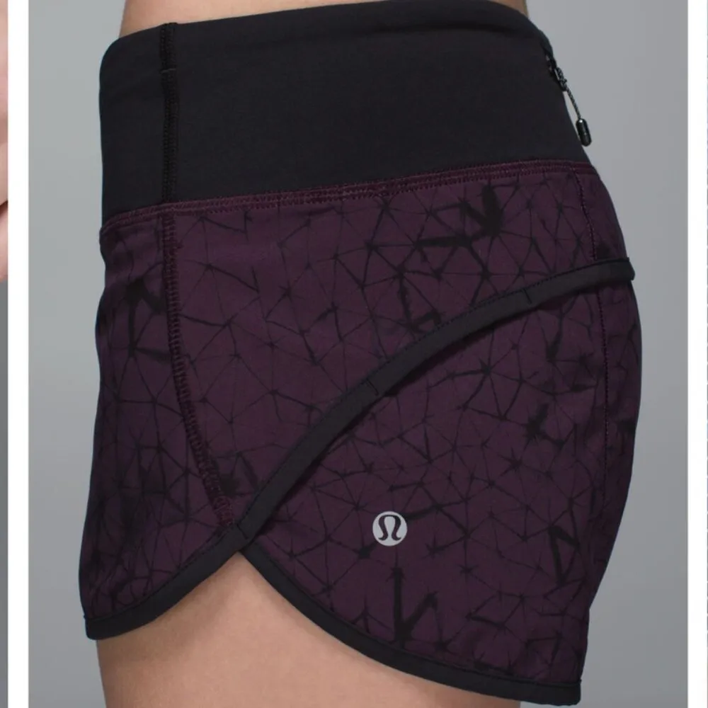 Lululemon Speed Shorts 2.5" Purple and Black Pattern Size 6 - Image 7