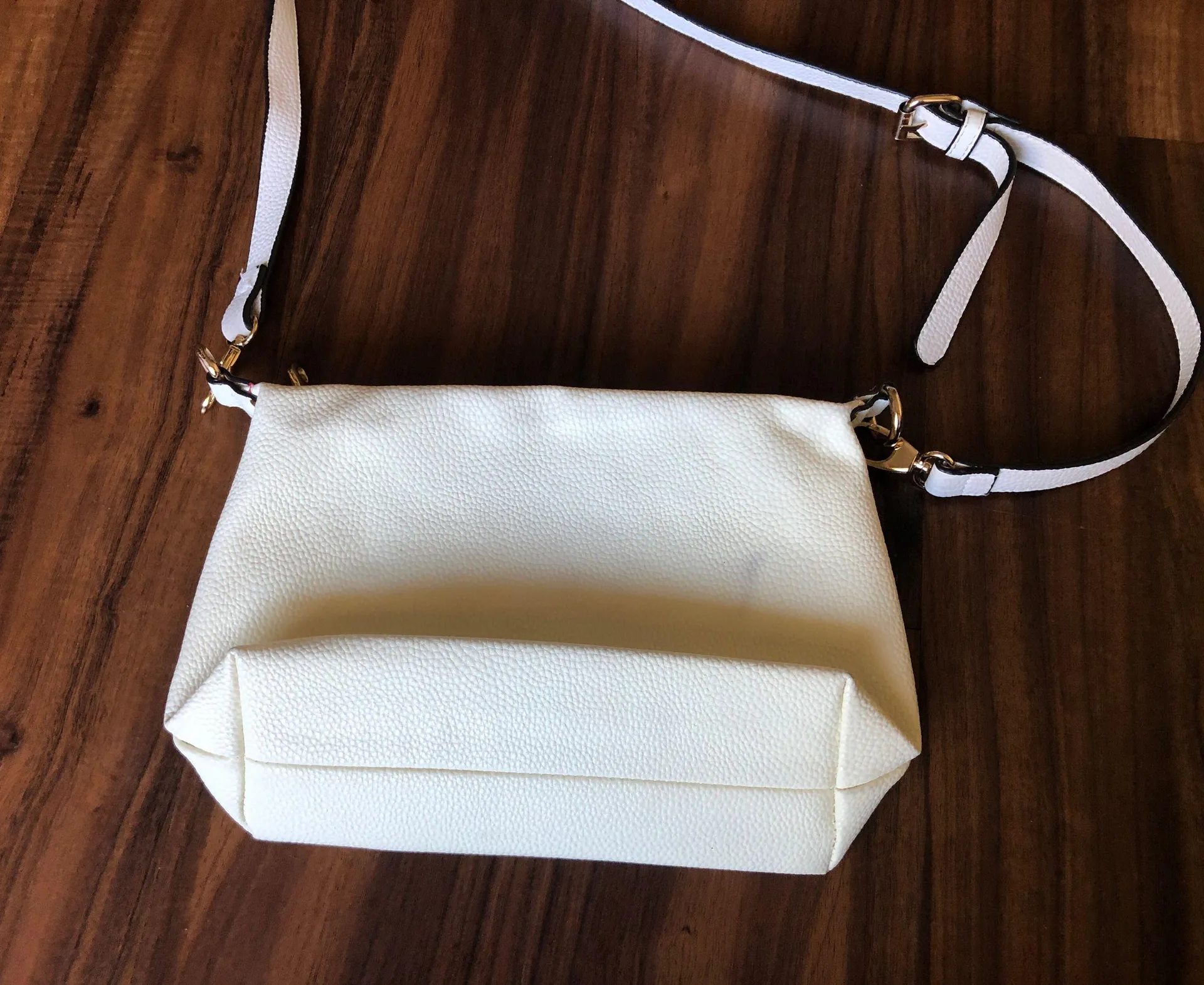 Medium Size White Purse - Image 2
