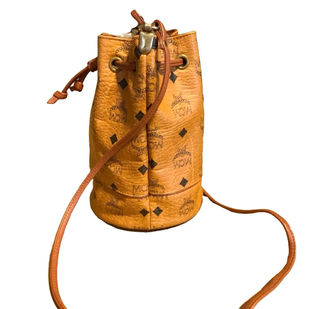 MCM COGNAC VISETOS COATED CANVAS LEATHER TRIM BUCKET BAG W/DRAWSTRING CLOSURE - Image 5