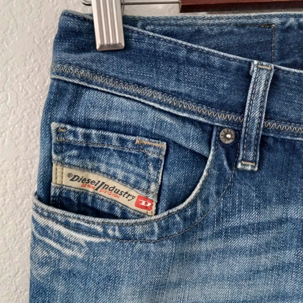 Diesel 31x31 Lowky Regular Slim Straight Jeans - Wash 008MZ - Image 16