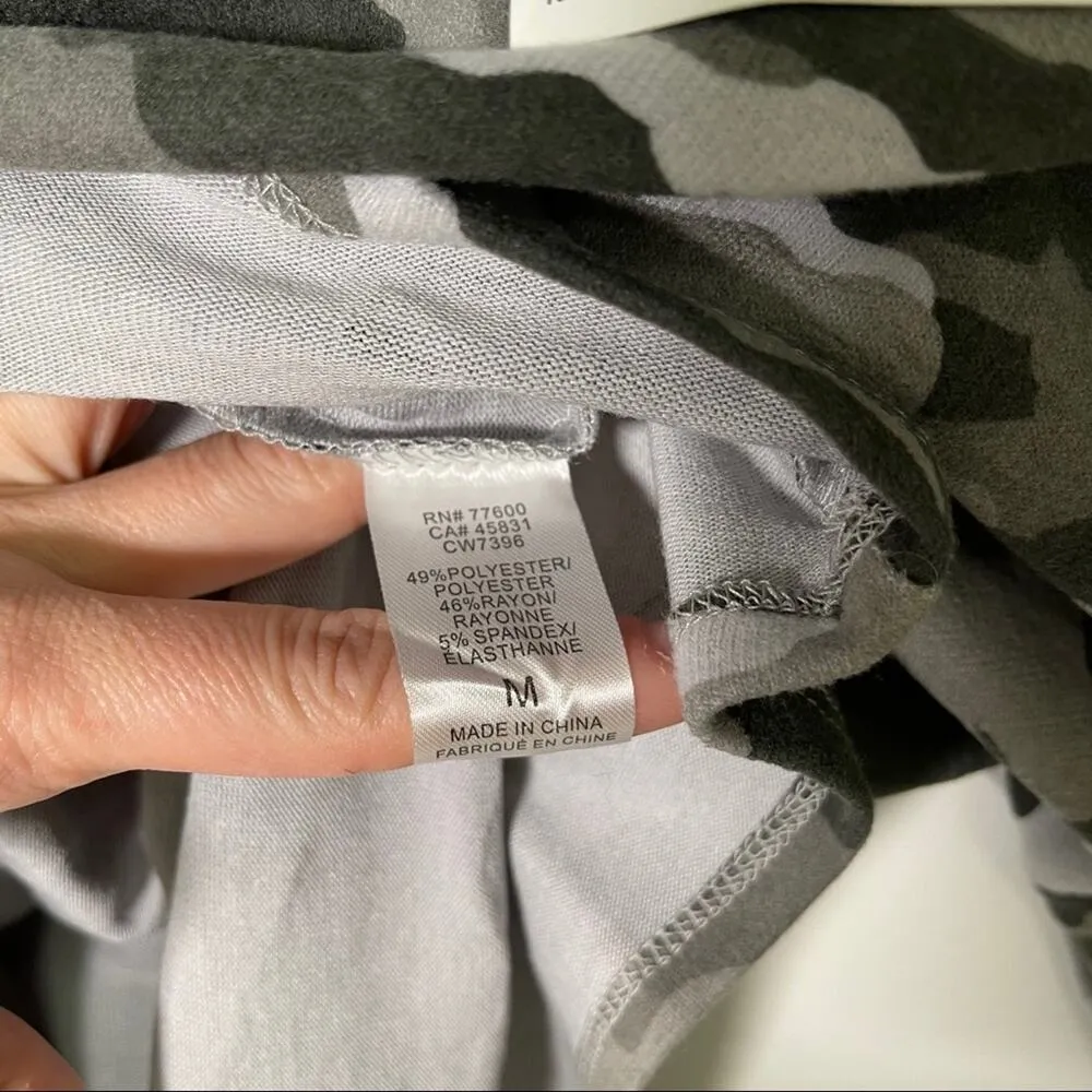 CHASER Camo Cozy Pullover Sweatshirt Gray Medium NWT - Image 8