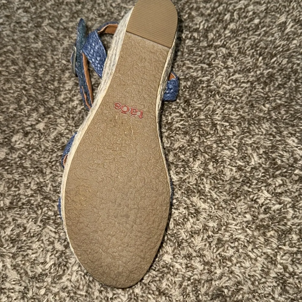 Taos leather espadrille style wedge. Navy. Super comfy worn once size 40 or 9 Blue - Image 5