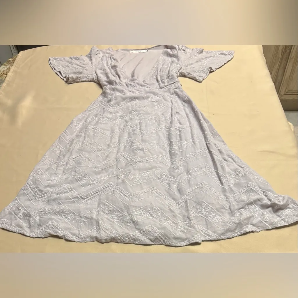 ASTR The Label Purple Lavender Embroidered Short Sleeve Wrap Dress Size Medium - Image 9