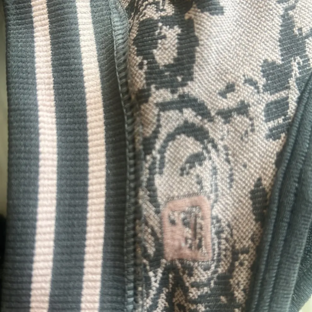 COPY - Pink and grey jacquard Rosette workout yoga set nwot💕🎀 - Image 9