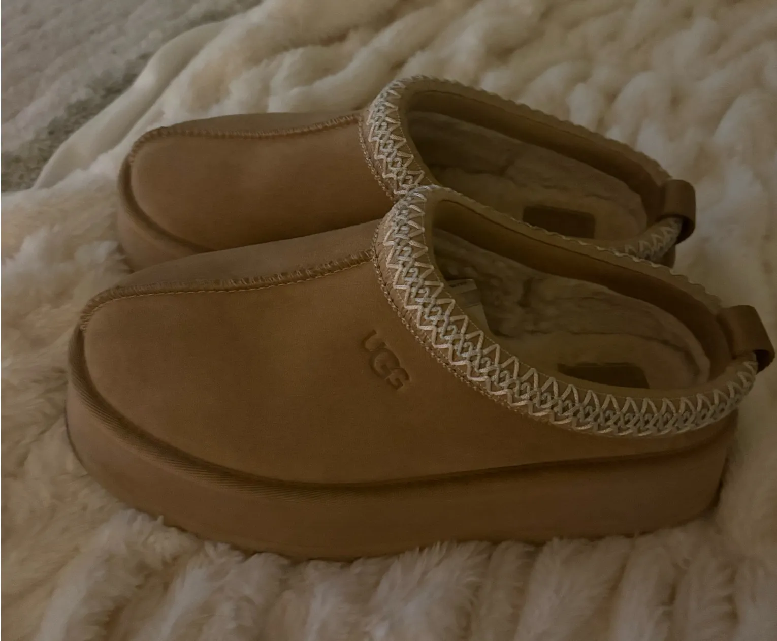 UGG Platform Tasman Tazz Chestnut Slippers - Image 2