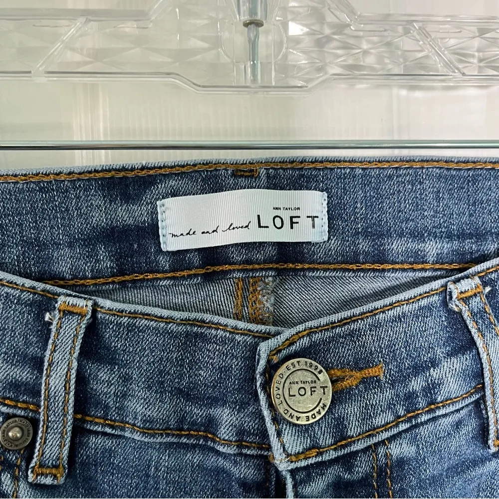 Loft Women’s Modern Skinny Jeans Size 4/27 Blue Mid Rise Wash Distressed Ripped - Image 2