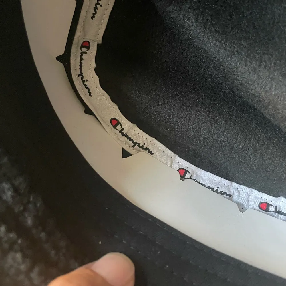 UO Exclusive Teddy Fleece Bucket Hat - Image 7