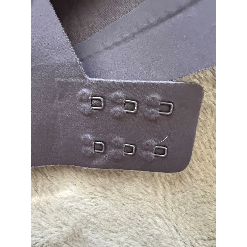 Lululemon Purple Sports Bra 36E Adjustable Crossback Straps Nylon Blend Size undefined - Image 5