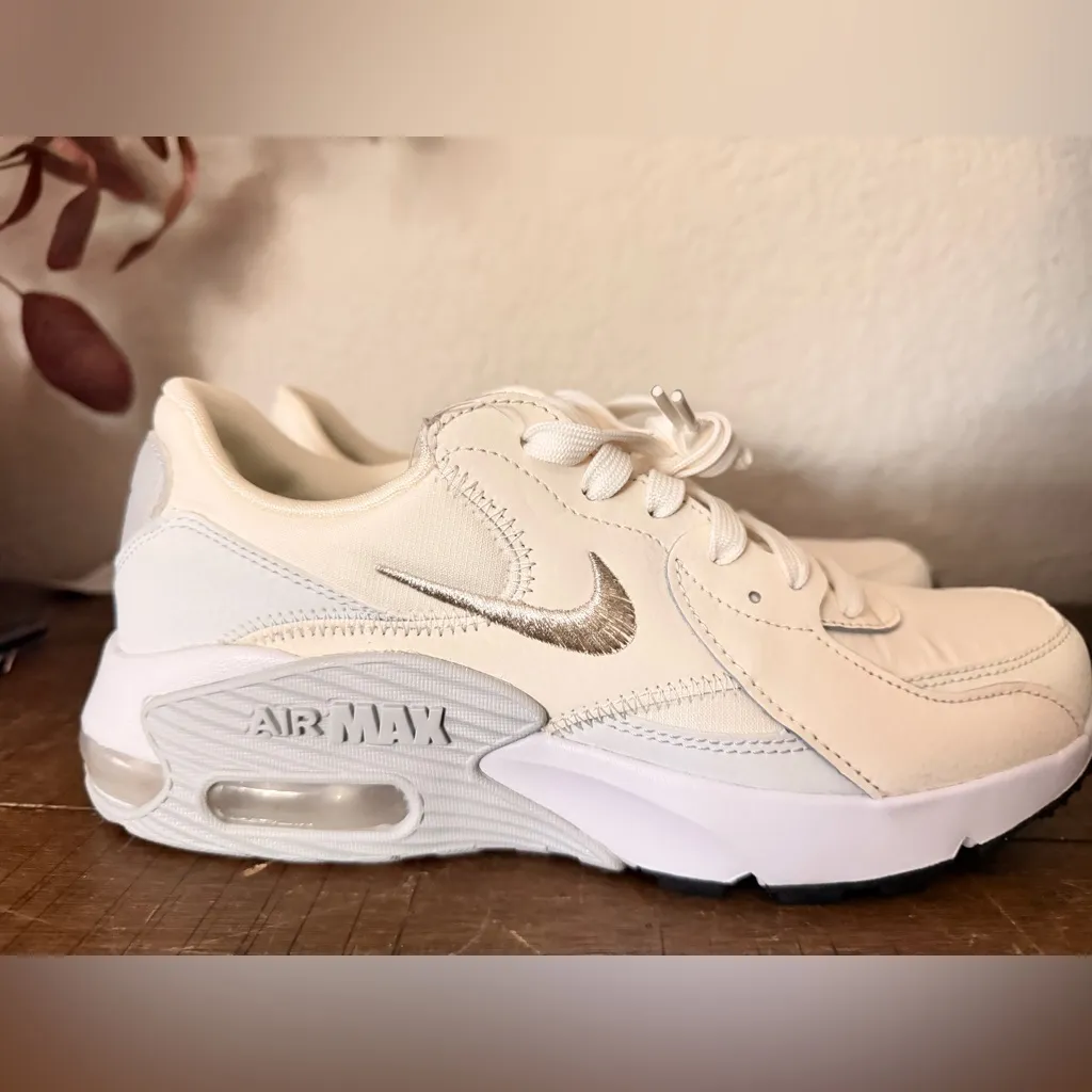 Nike WOMEN'S NIKE AIR MAX EXCEE SNEAKERS size 8 NEW DX0113-002
NNT - Image 3