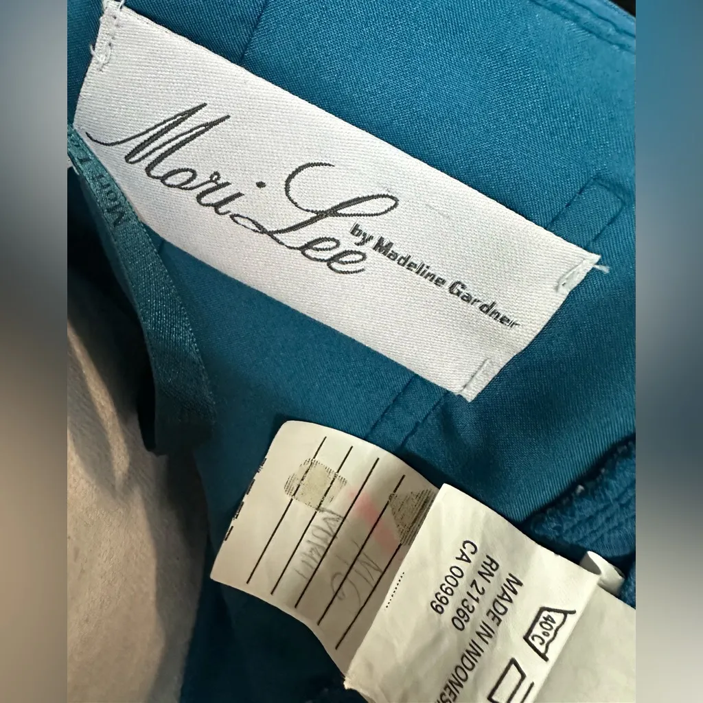 Mori Lee sz 12 blue long formal dress - Image 4
