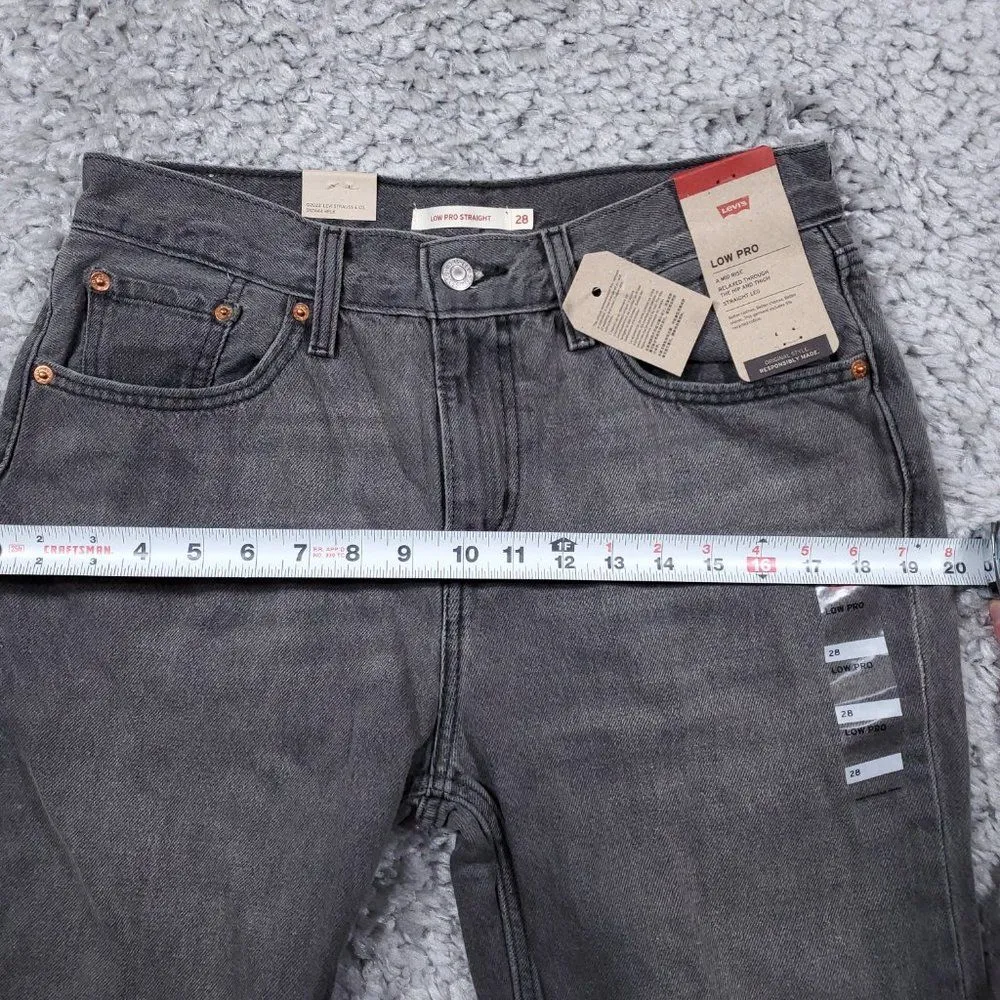 Levi’s Low Pro Stonewash Mid Rise Relaxed Straight Gray Bleach Splatter Size 28 - Image 12