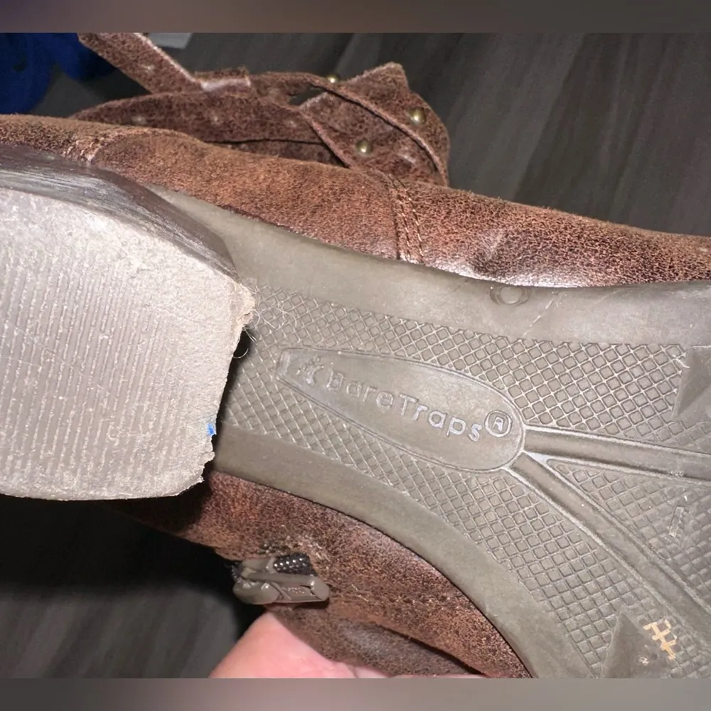 Baretraps Rainly Faux Leather Distressed WomensStudded Ankle Boots w Block Heel - Image 6