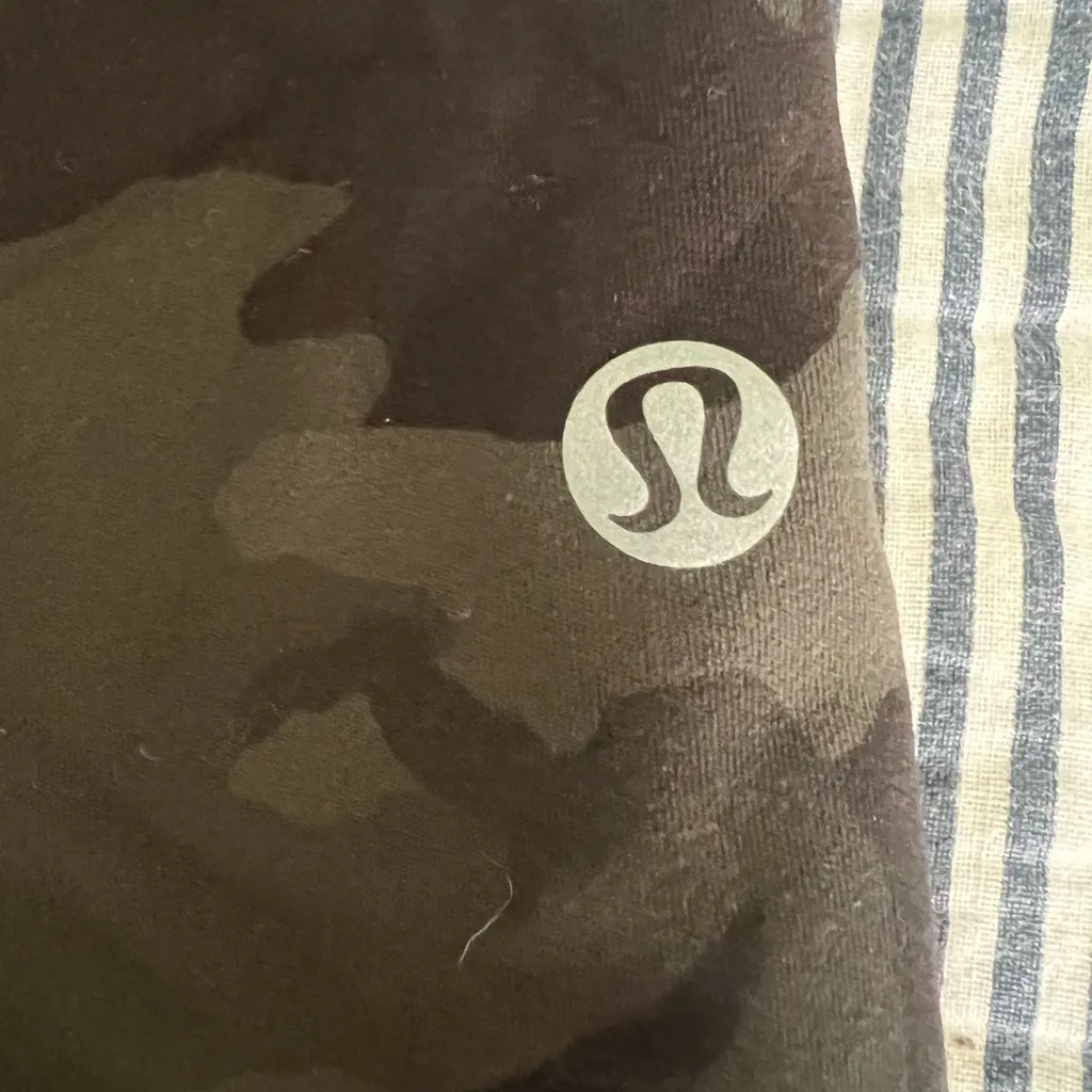 Lululemon Align Camo Leggings sz6 - Image 3
