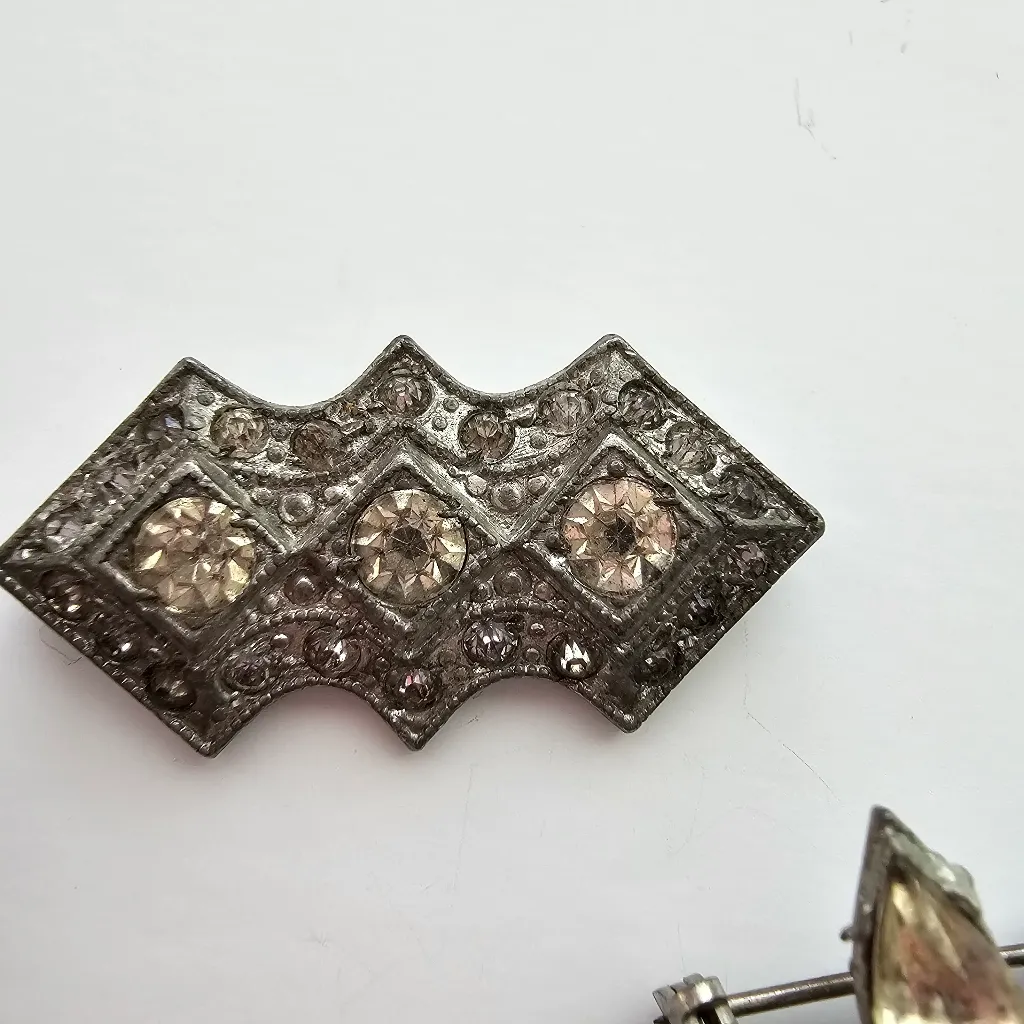 Silver Tone Metal Clear Rhinestone Pearl Brooch Set Of 5 Small Brooches - Image 3