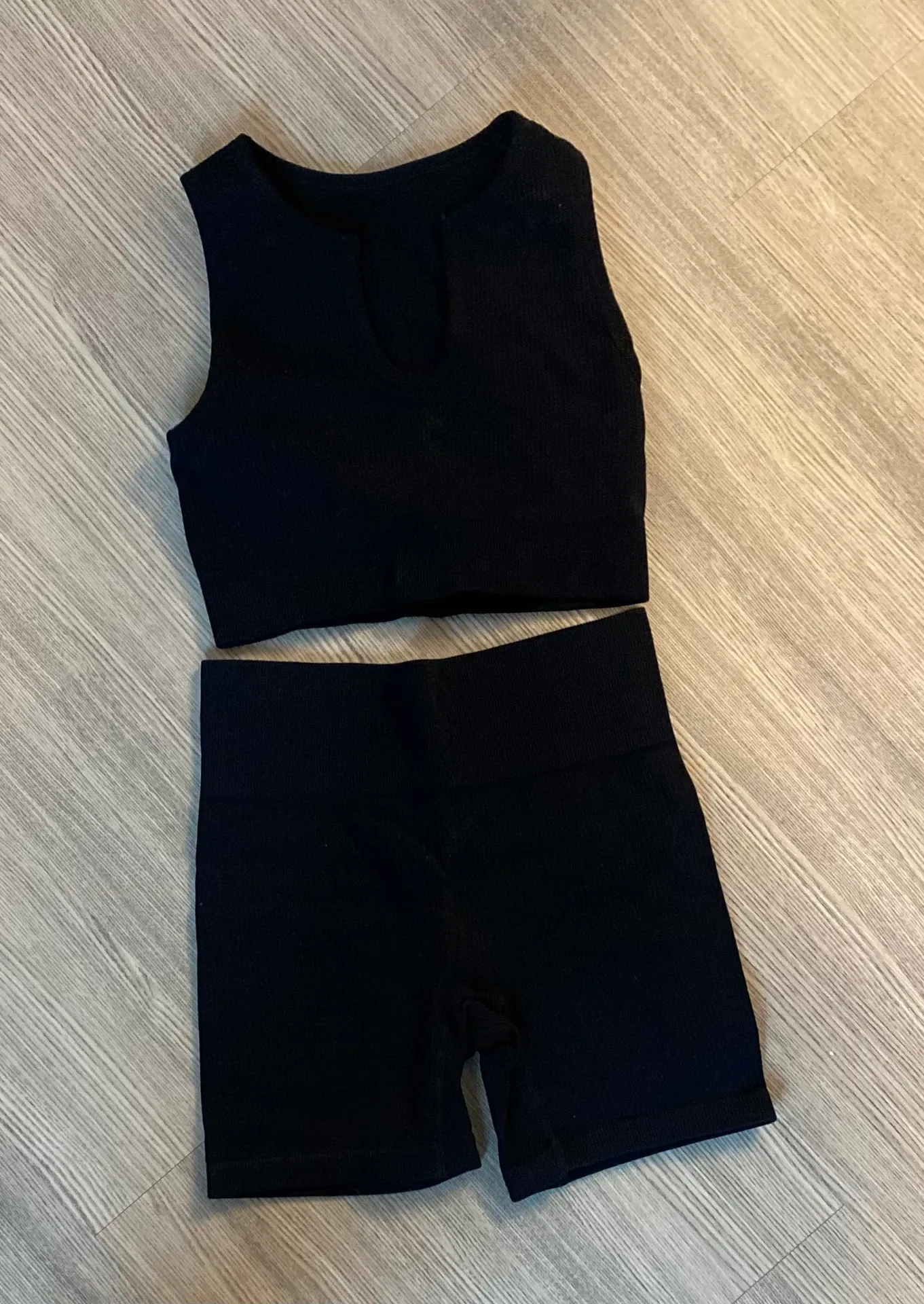 Amazon Workout Set - Image 3