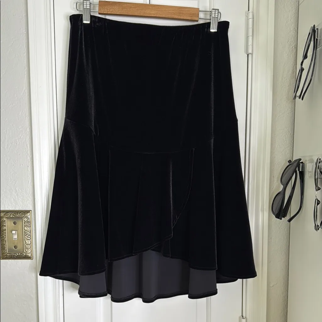 Velvet Trumpet shape knee length skirt - Image 2