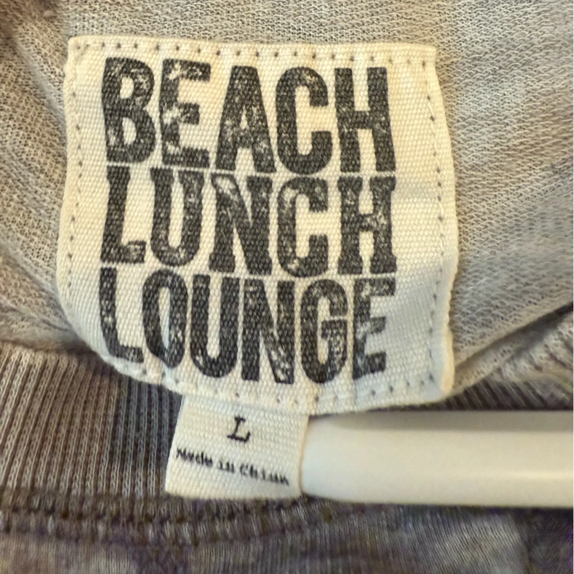 **Beachlunchlounge Women’s Lightweight Sweater – Size Large** - Image 3