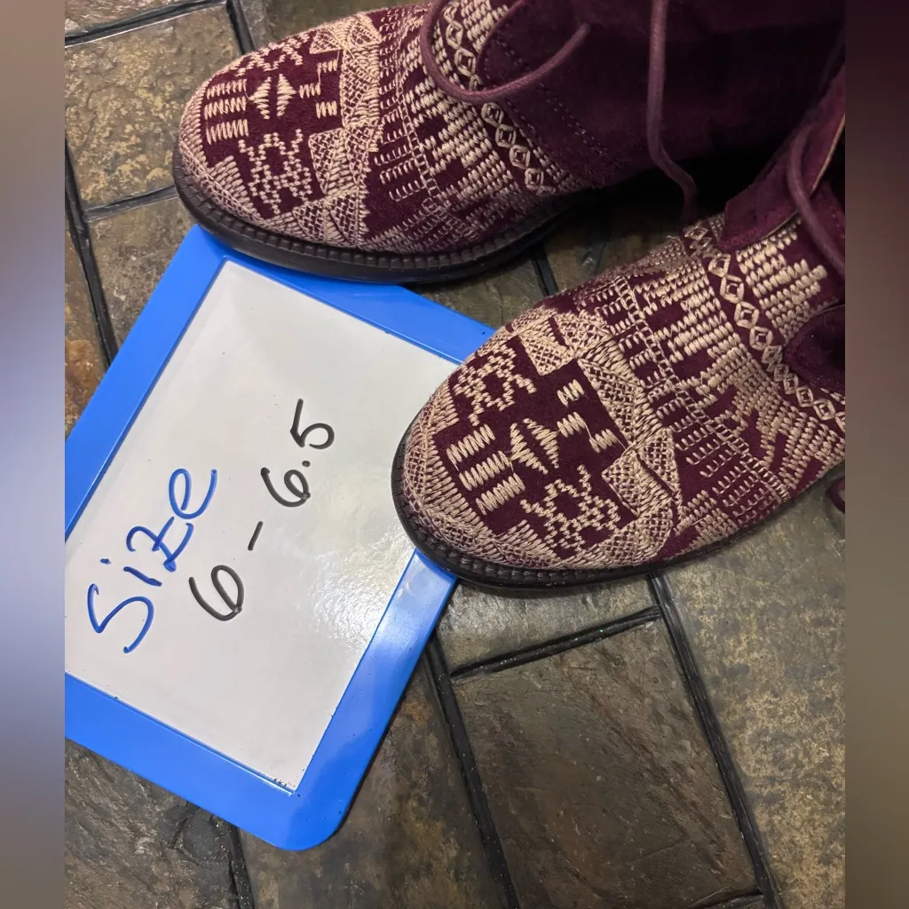 Latigo Anthropologie plum Suede ankle boots booties Sz 6.5 M women’s red EUC - Image 5