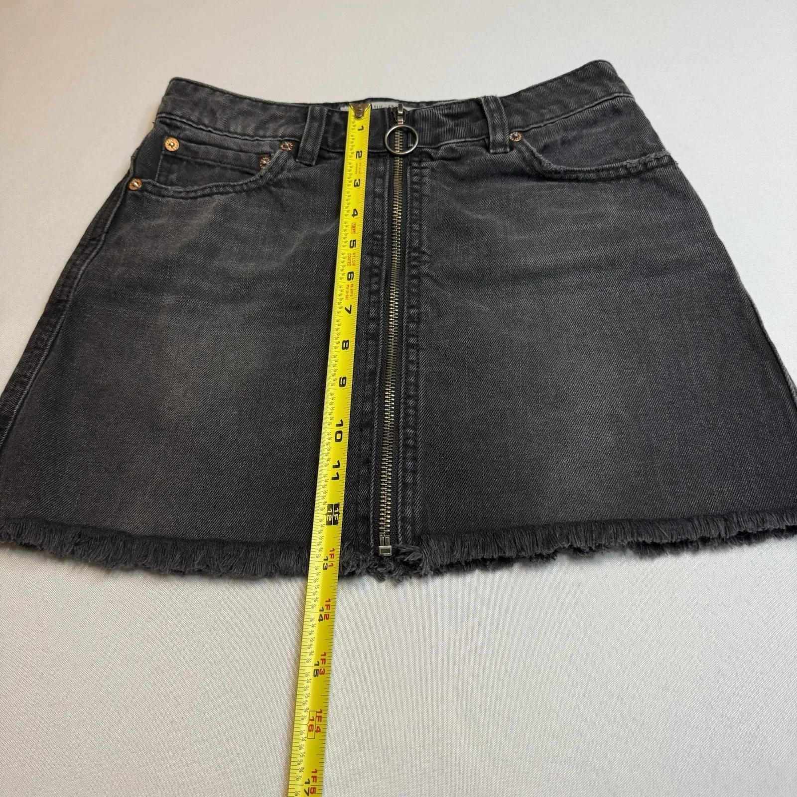 We The Free/Free People Women Full Zip Black Wash Raw Hem Denim Mini‎ Skirt # - Image 11