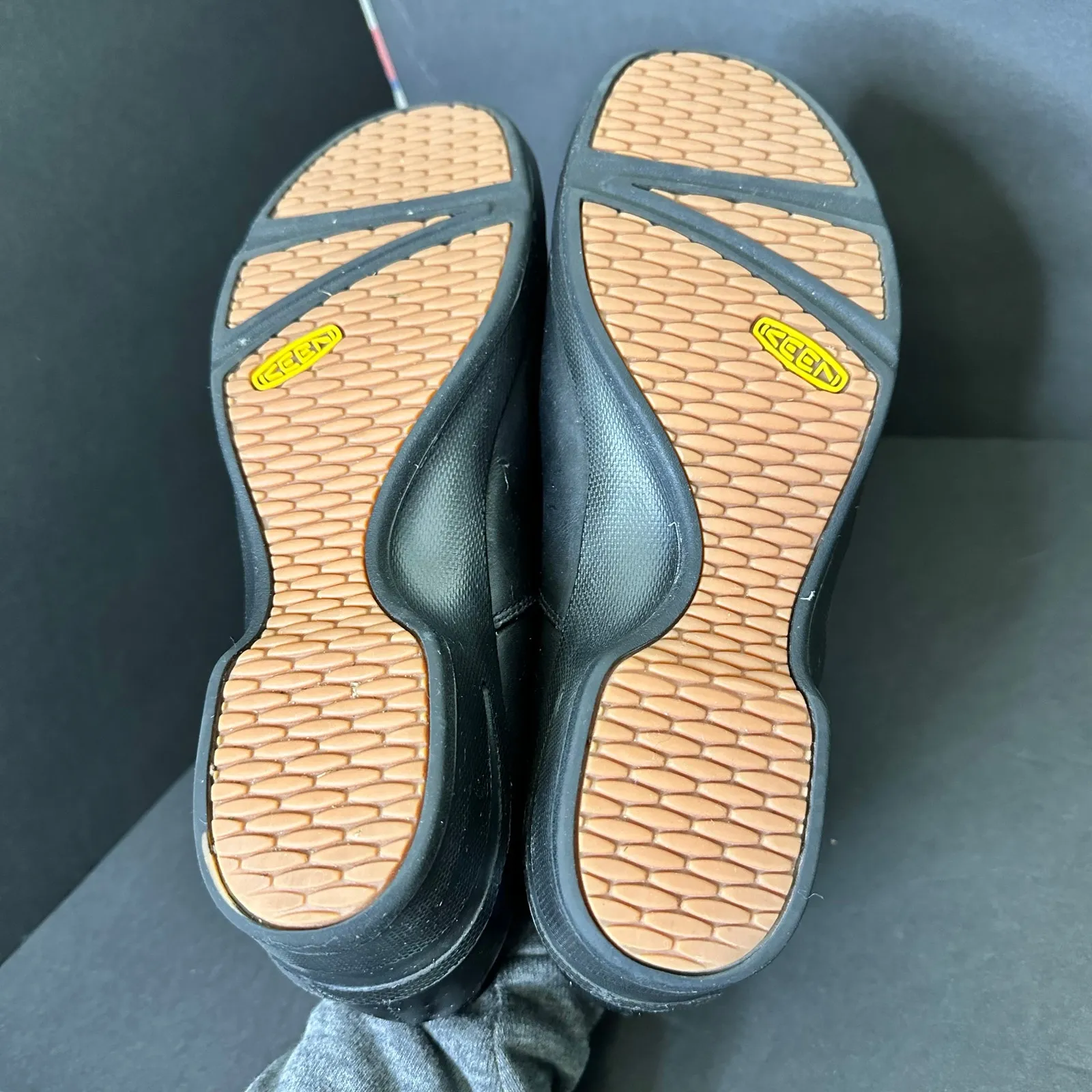 Keen size 10 Mora Clog Leather Comfort Slip On Shoes Black - Image 10