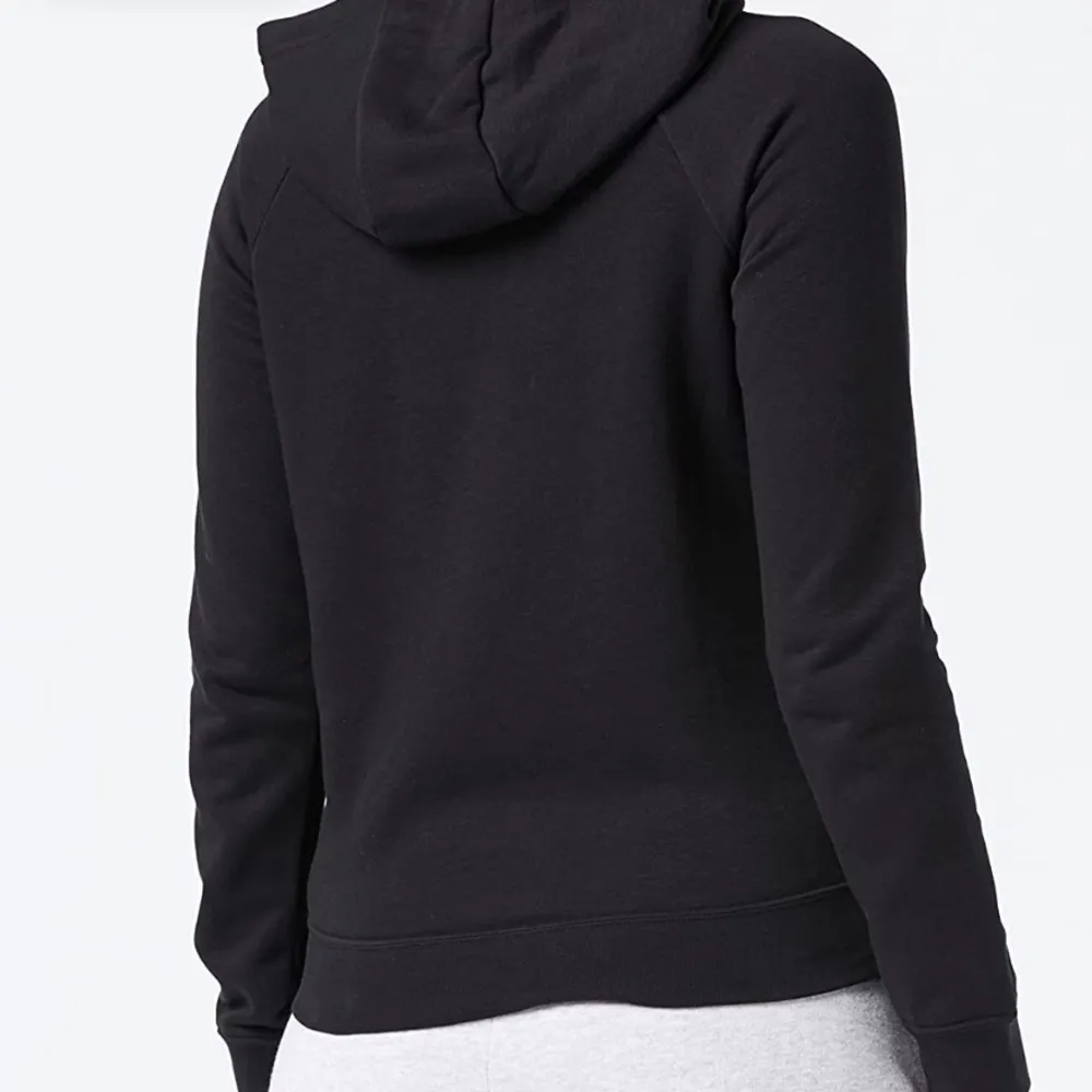 Vintage Nike
Logo Sportswear Essential - Image 2