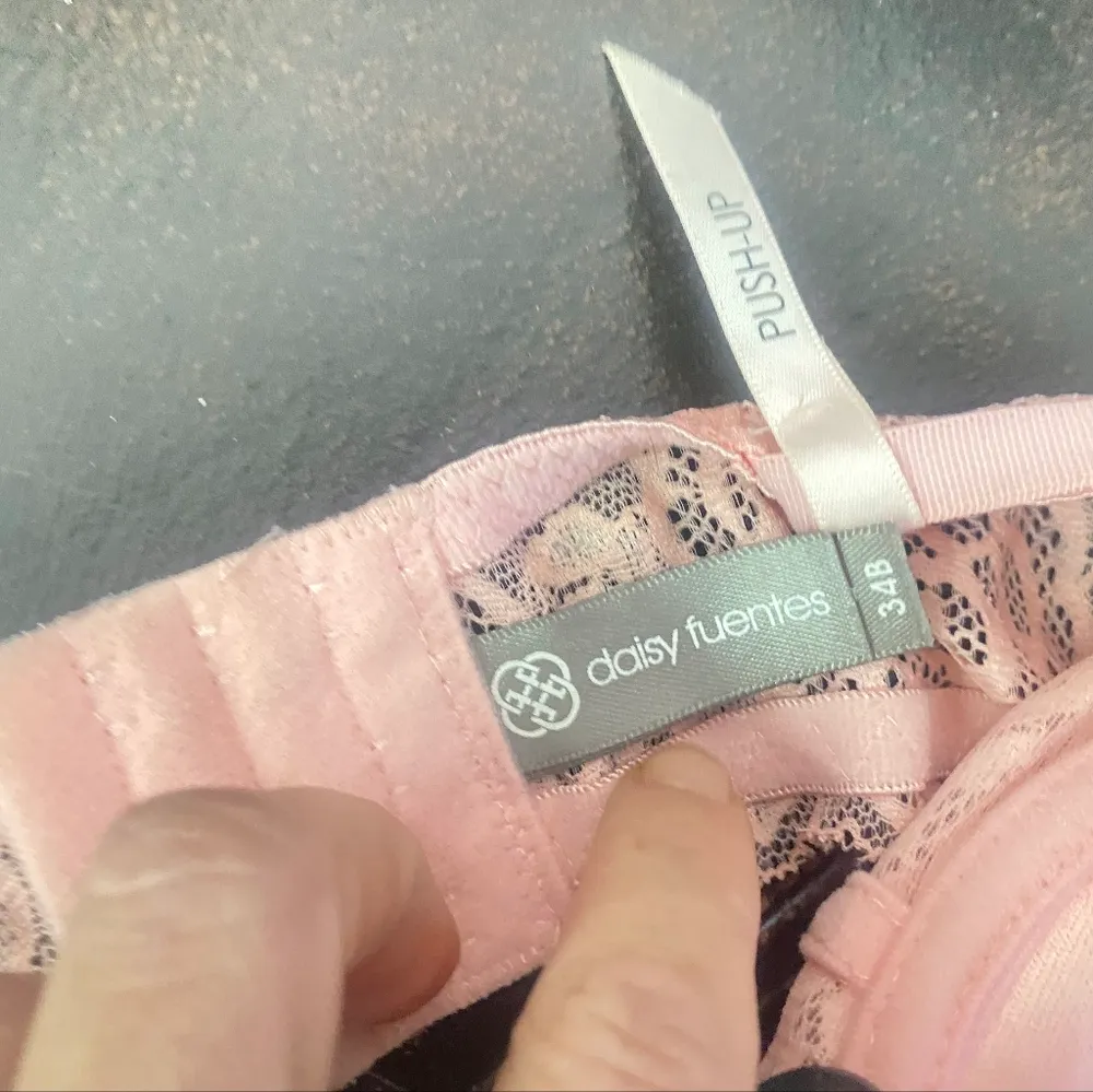 Daisy Fuentes Pink Lace Bra Intimates Sleepwear - Image 8