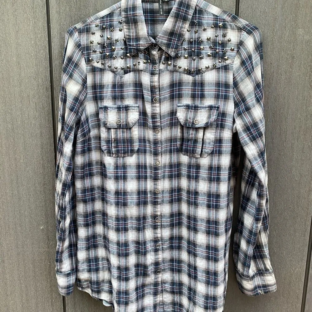 Love Stitch Plaid Western Shirt With Studs - Image 9