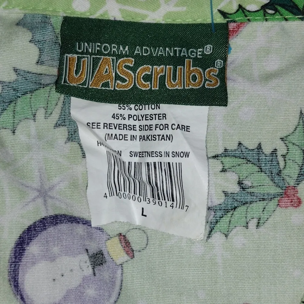 Uniform Advantage UA Christmas Scrub Top SIZE L Green Size L - Image 3
