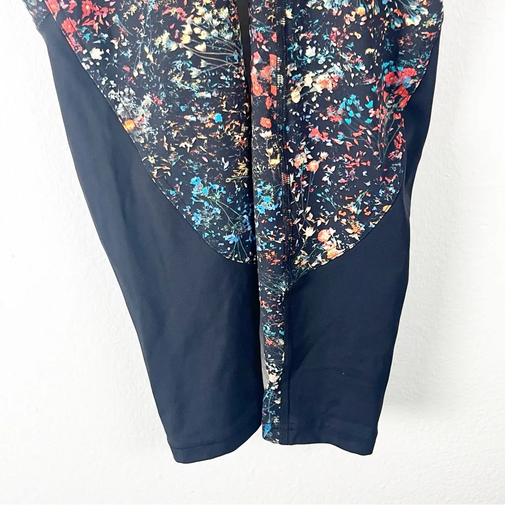 LULULEMON Wake & Train Black Floral Leggings Tights 28", Size 6 - Image 11