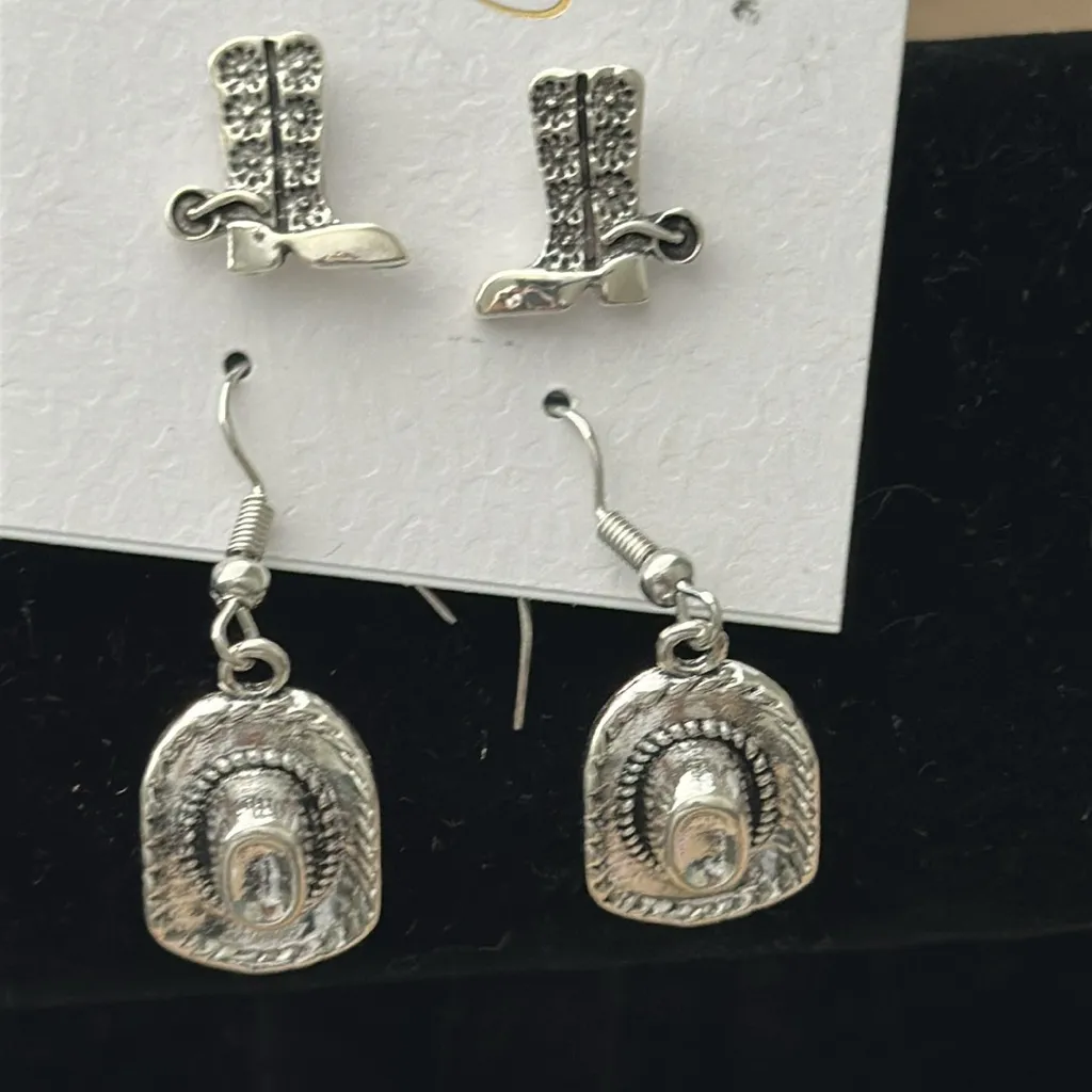 Jessica Simpson Silver and Black Cowboy Boots and Hat Earring Set - Image 3