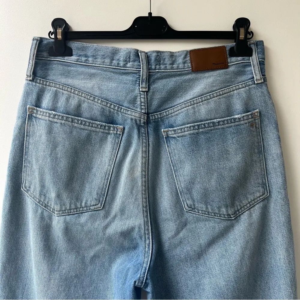 Madewell The Mom Jean Distressed Details - Gilford Light Blue Wash - Size 29 - Image 8