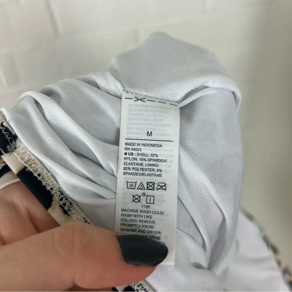 Old Navy Cheetah Animal Print One Piece Swimsuit Size M - Image 3