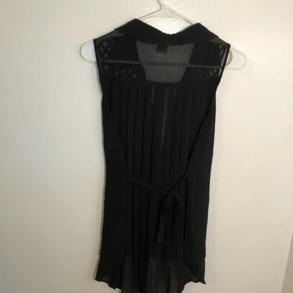 Cache Sleeveless Button Down Blouse Black Studded - Image 7