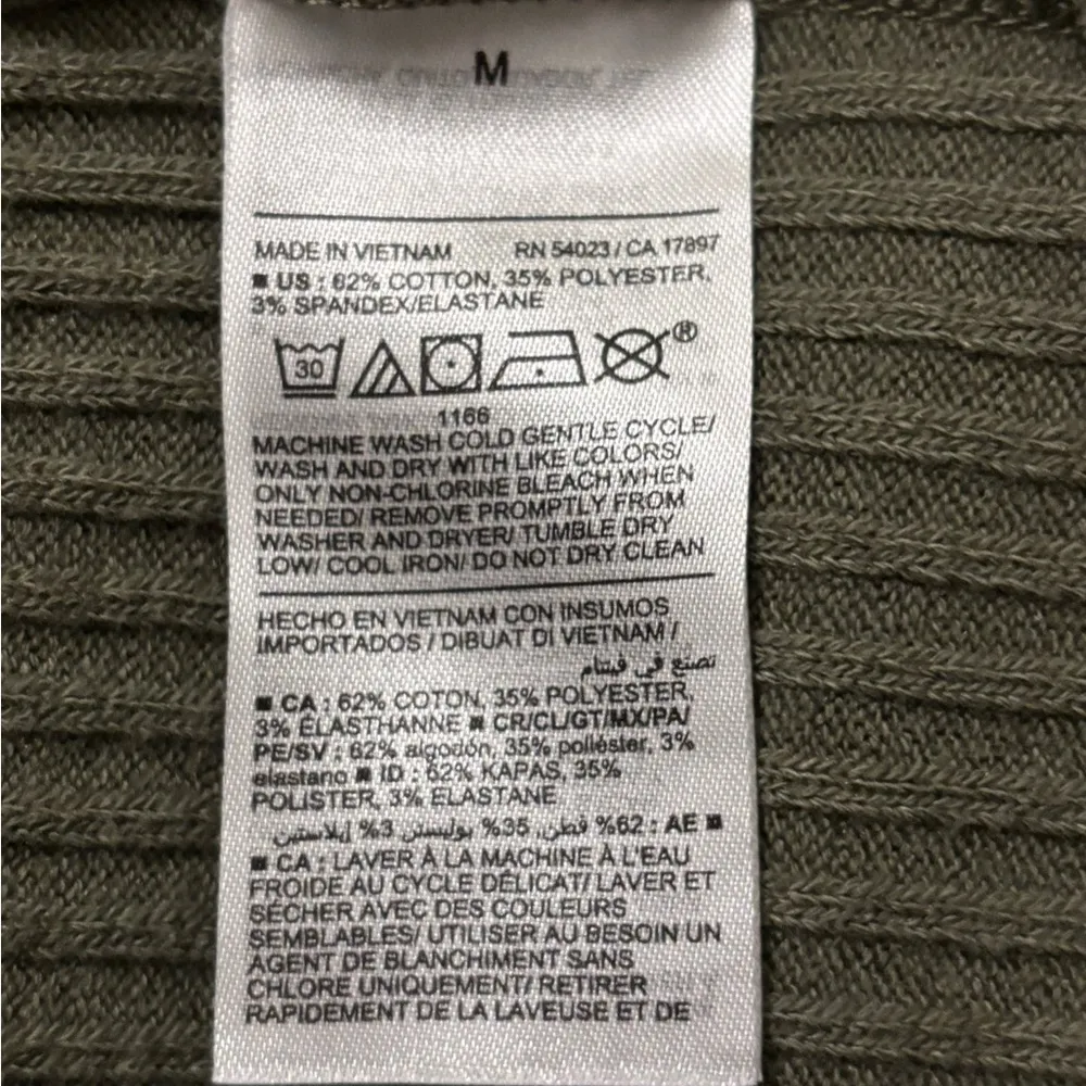 Old Navy Green Ribbed Fitted V-Neck Tank Top Size M - Image 7