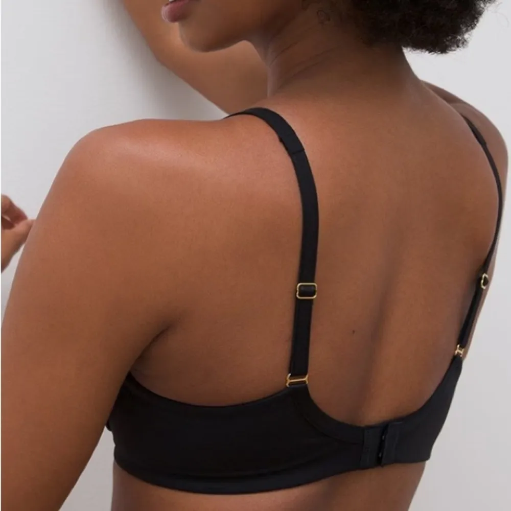 Soma Black Embraceable Wireless Bra 32D - Image 4