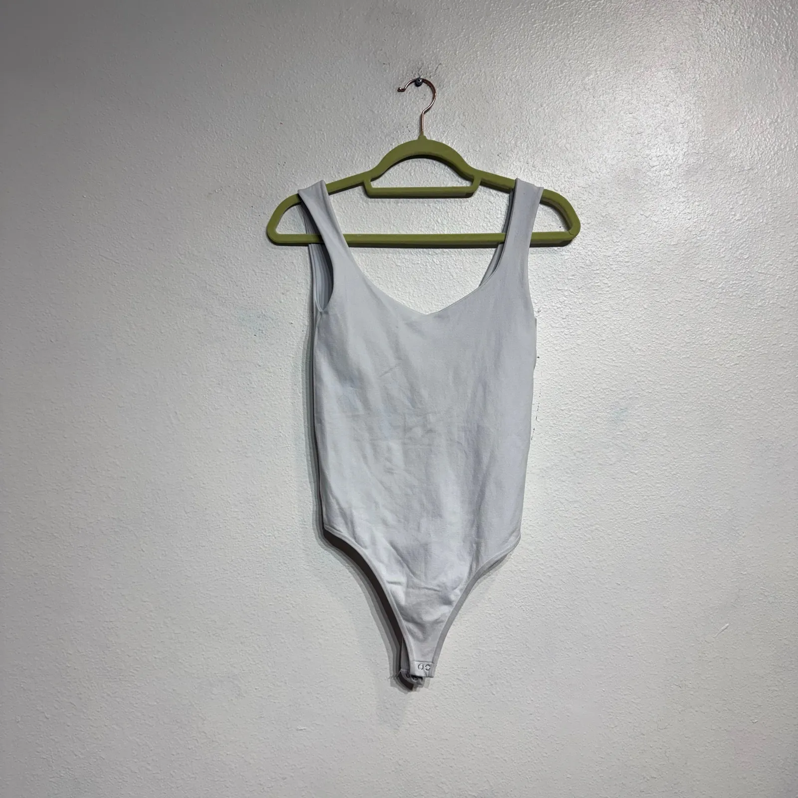 Free People Intimately White Scoop Neck Bodysuit Sz M - Image 2