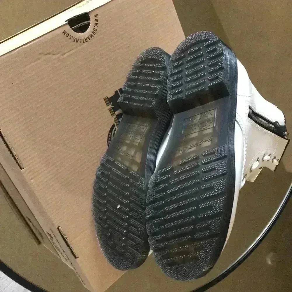 Dr. Martens White Boots With Zippers - Image 9