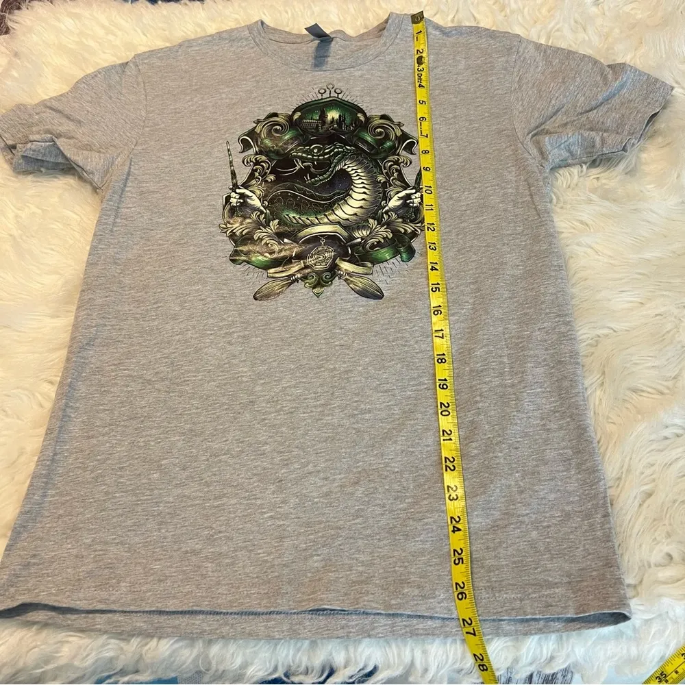 Harry Potter House of Slytherin Short Sleeve Gray T Shirt Size Medium - Image 5