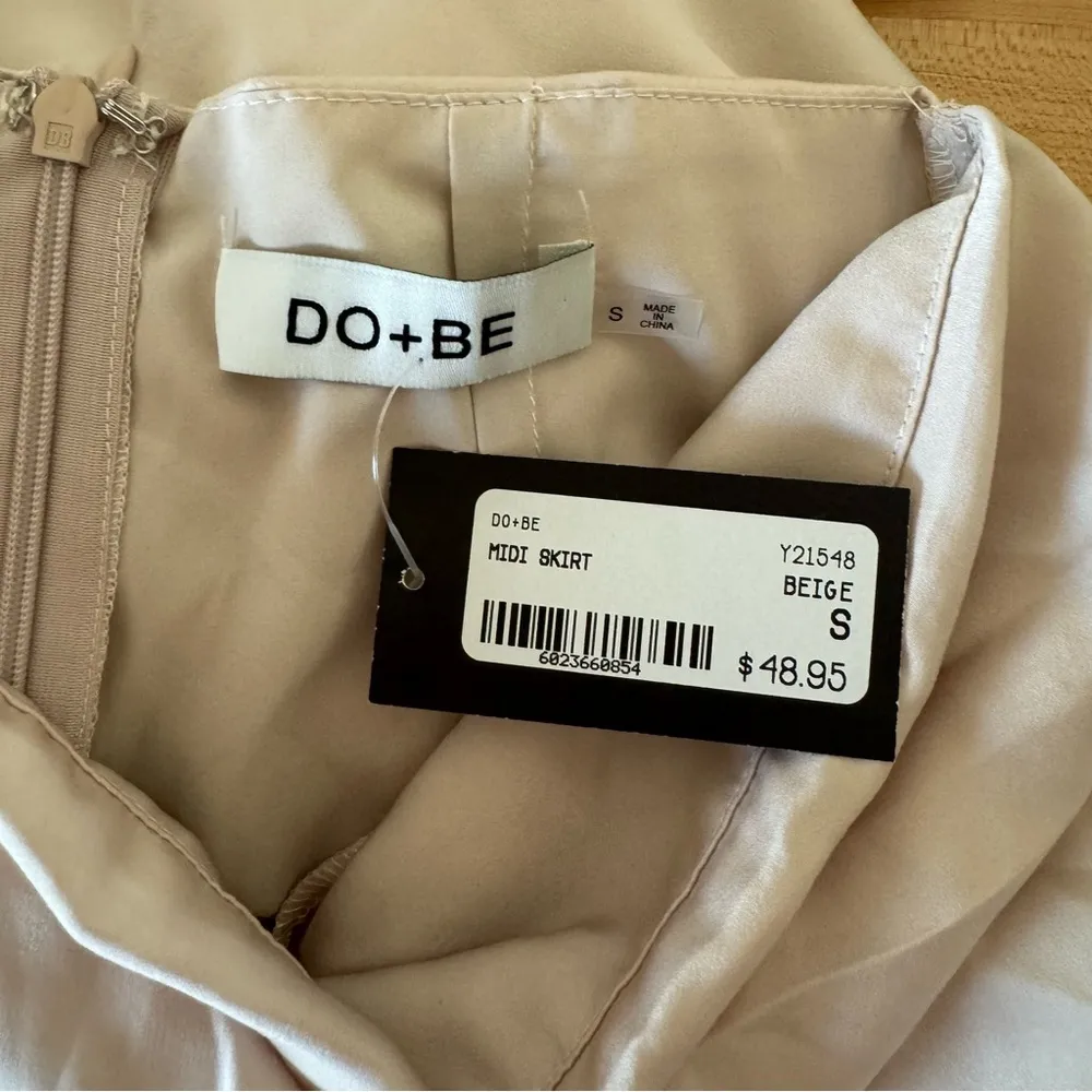 NWT DO + BE Midi Skirt Champagne Beige Size Small - Image 3