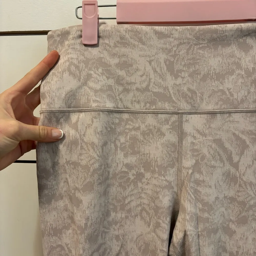 Athleta Elation Textured Leggings Frosted Floral Velvety Pink/ Icelandic Mineral - Image 5