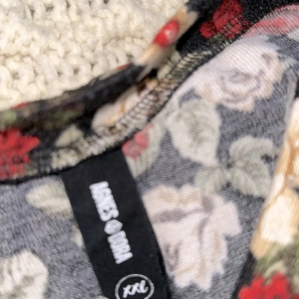 Agnes & Dora Black Floral Long Sleeve Top size XXlarge - Image 5