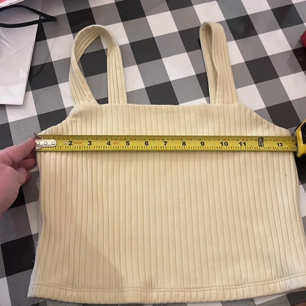 American Eagle Women’s Ribbed Cropped Tank Top Medium pale Butter Yellow - Image 6