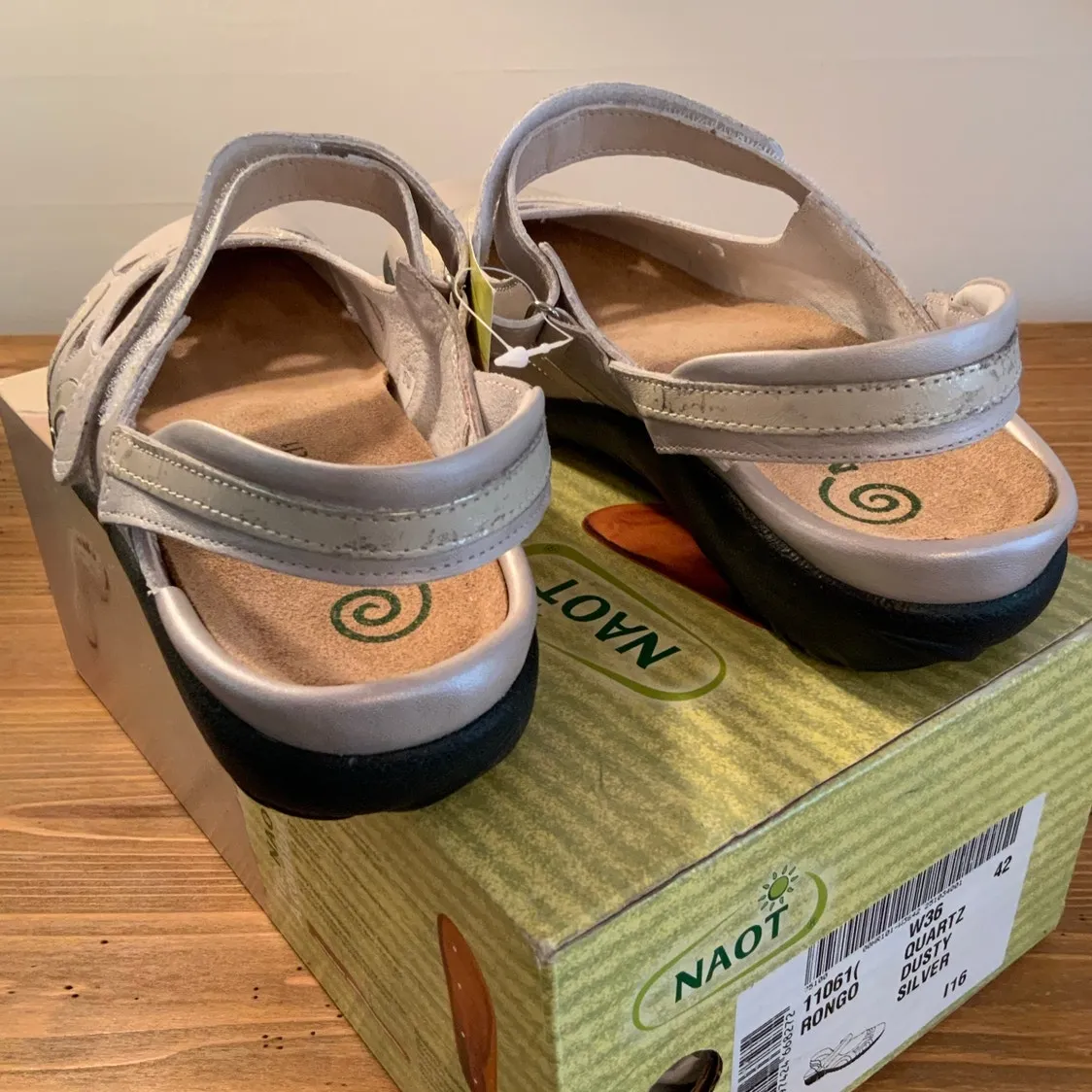 Naot Rongo Mirror Leather/Metal Leather size‎ 42 Size 11 - Image 5