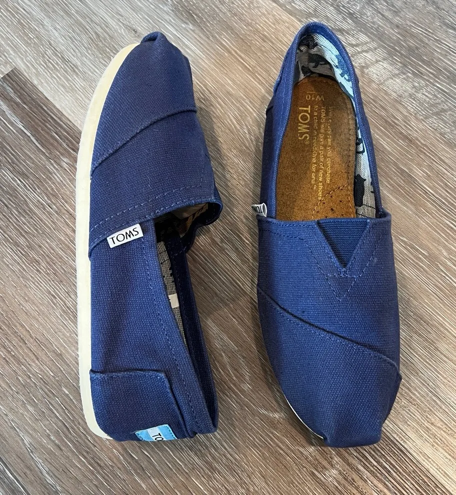 TOMS Classic Navy Canvas Slip On Shoes - Image 4