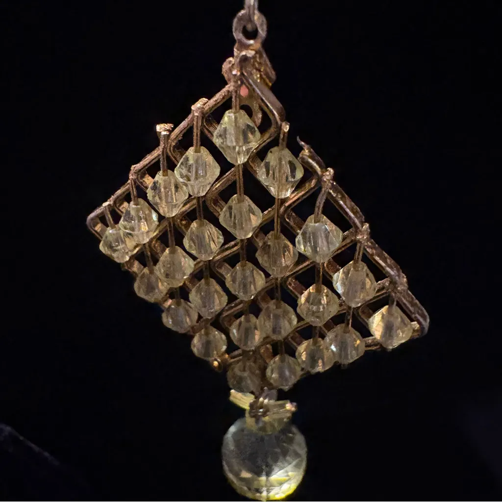 Vintage Gold geometric Mesh Dangle Earrings - Image 3