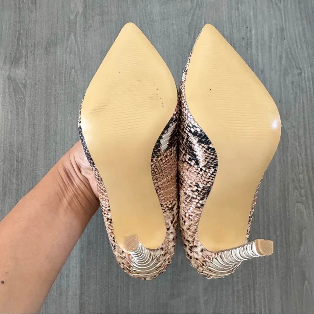 Steve Madden Evelyn Beige Snake stiletto Pointed Toe Pumps heels size 5 - Image 9