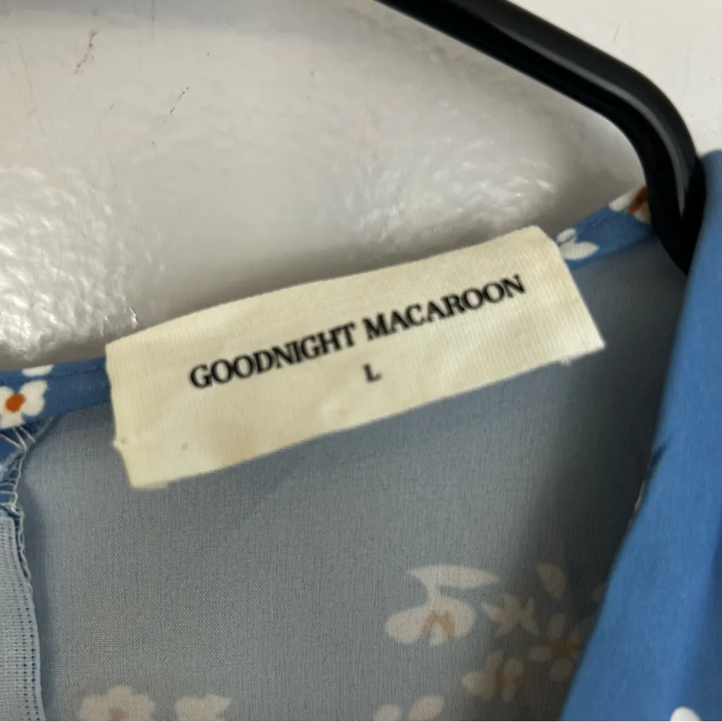 NWT Goodnight Macaroon Blue Floral Deep V-neck Button Up Midi Length Size Large - Image 6