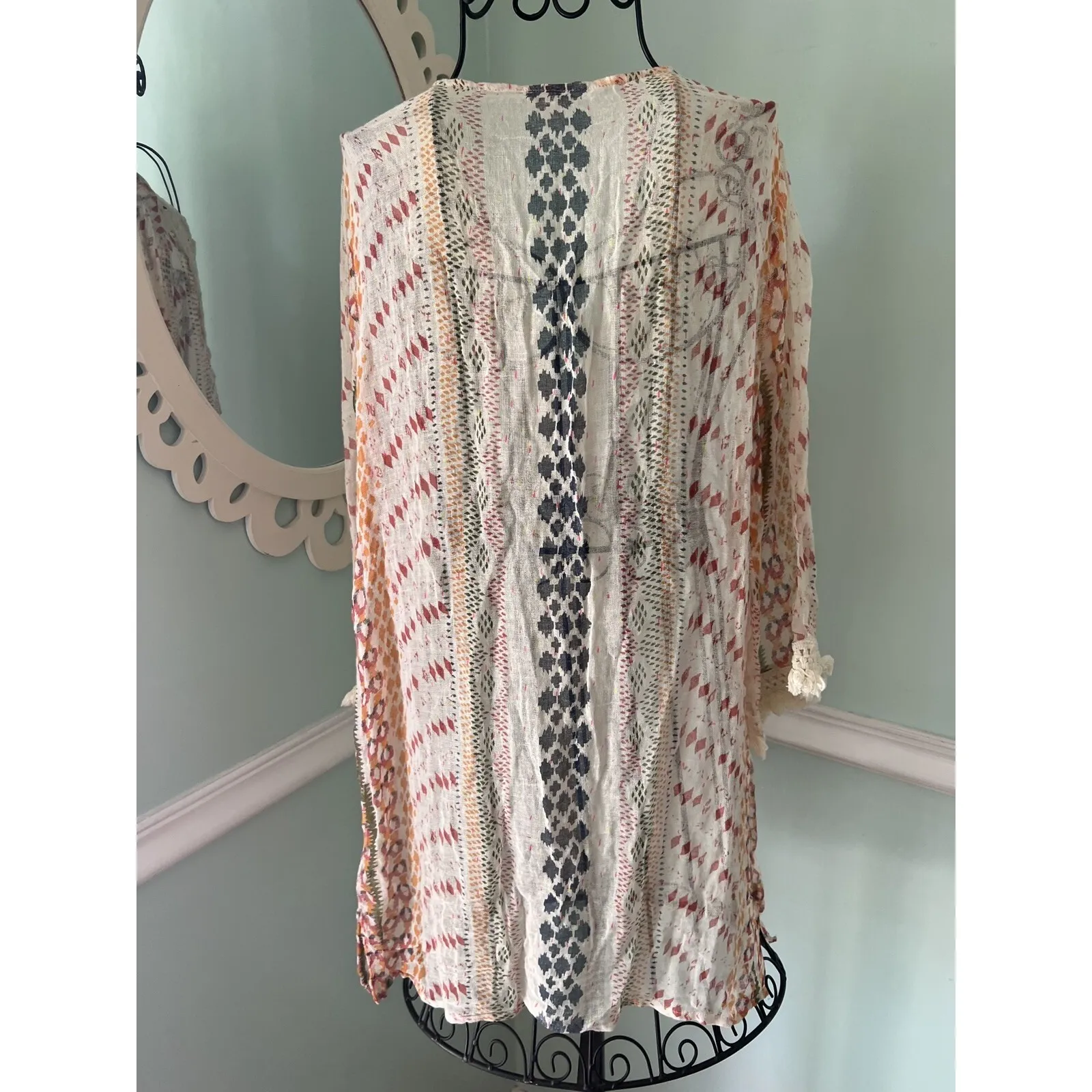 En Creme L Women's Creme Floral Coverup Poncho Top Tunic Size M - Image 3
