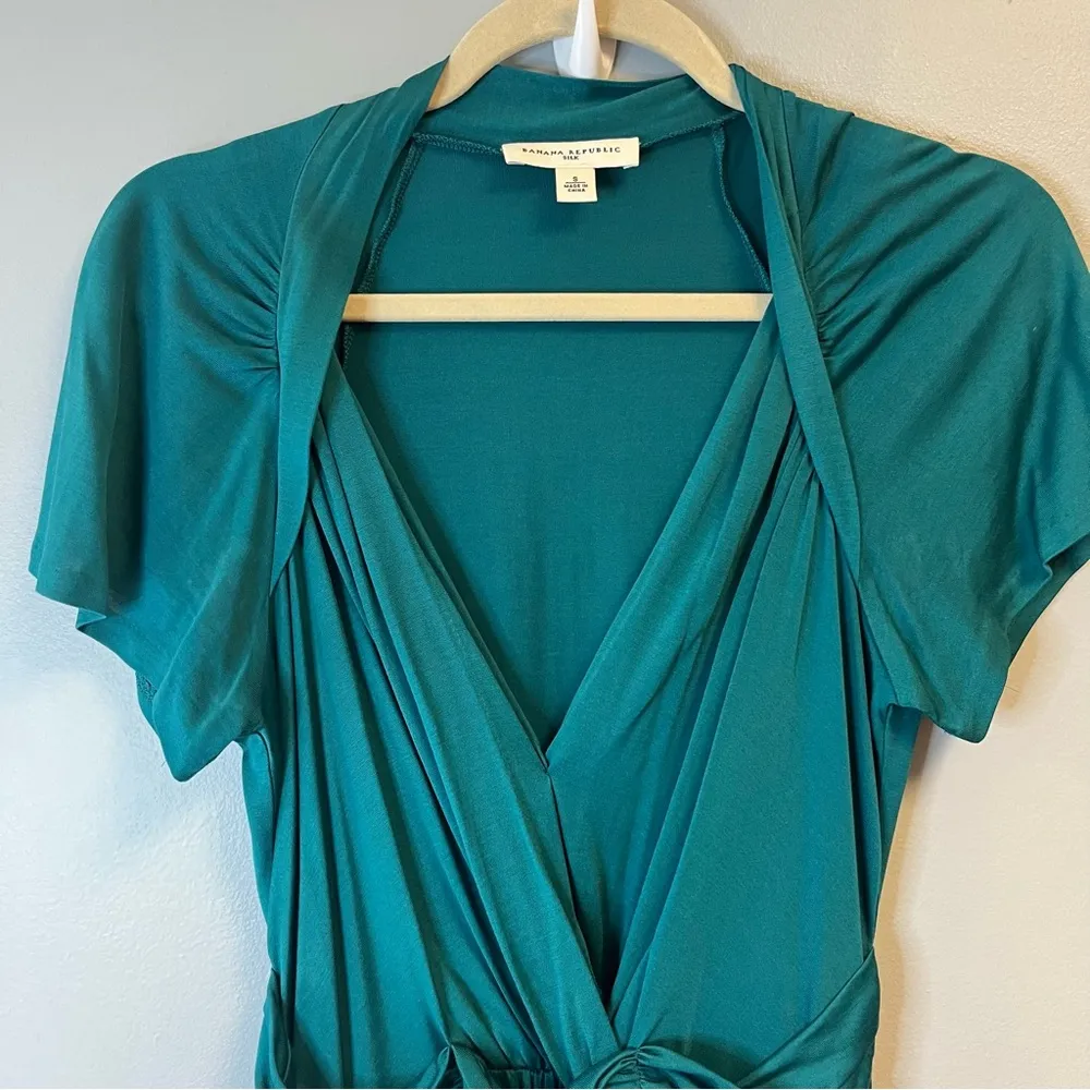 Banana Republic Dress Emerald Green 100% Silk Faux Wrap Cap Sleeve Dress S EUC - Image 3