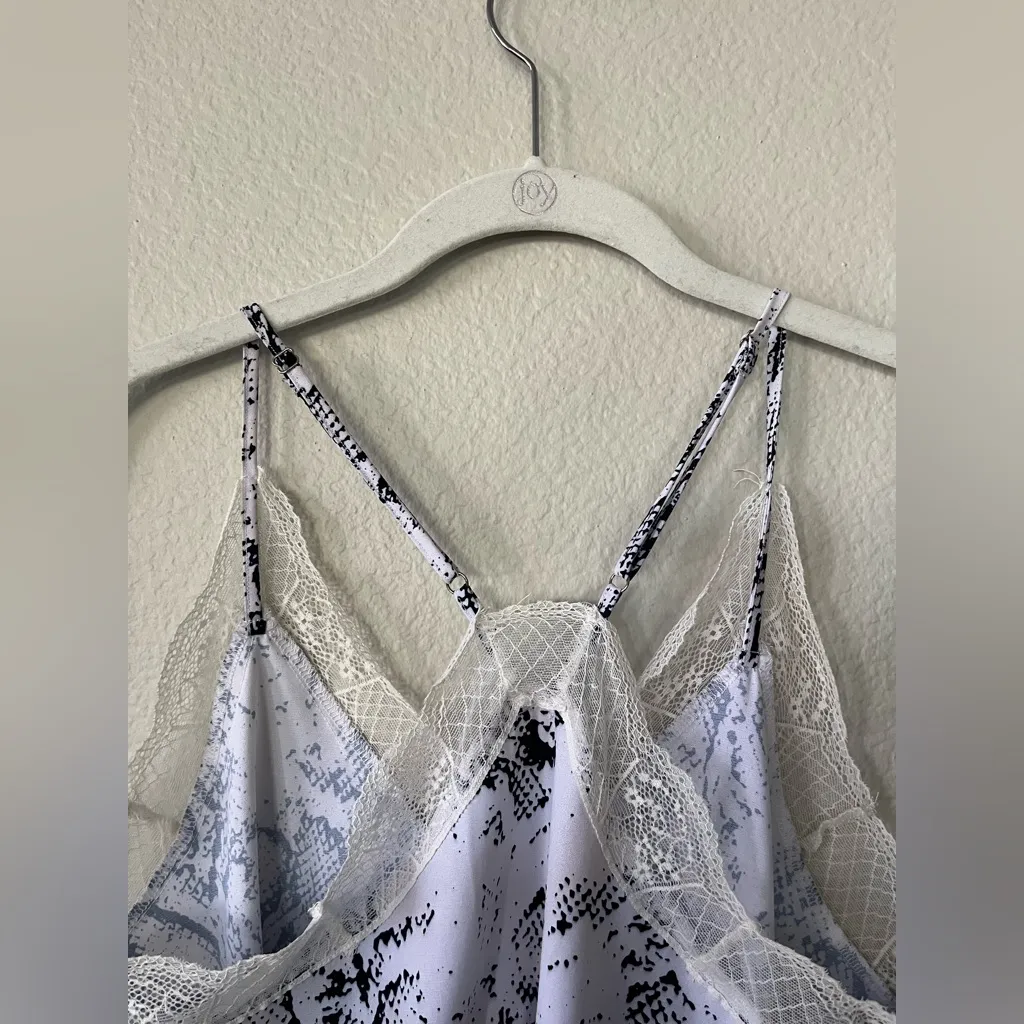 Boutique Python Snake Lace Accent Cami Tank Top Womens Size Medium White - Image 3